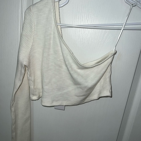 new with tags white crop!! - Picture 3 of 3